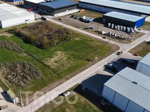 Anticipo y cuotas sin intereses - Venta Terreno industrial en Predio cerrado sobre Autopista
