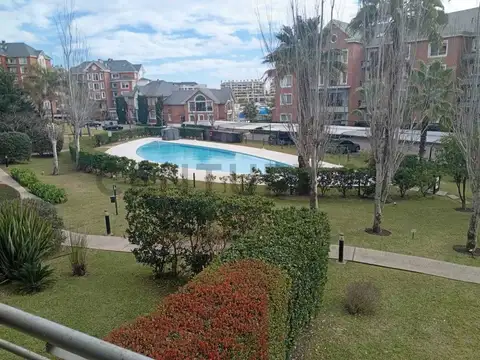 Departamento de 2 ambientes. Dormitorio en suite, toillete, parrrilla y cochera. Nordelta.