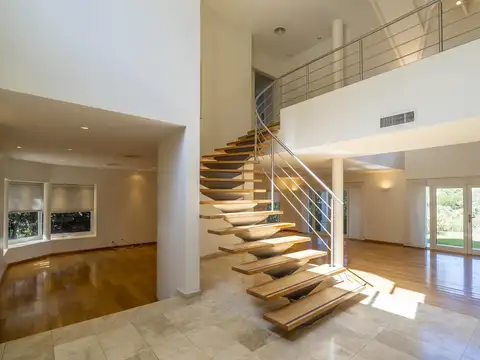 Casa en Alquiler en El Bosque, USD 6.000