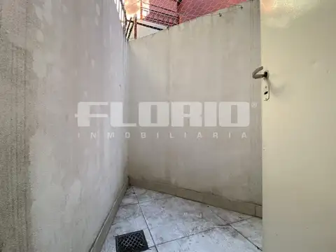Depto Tipo Casa en Venta al Este