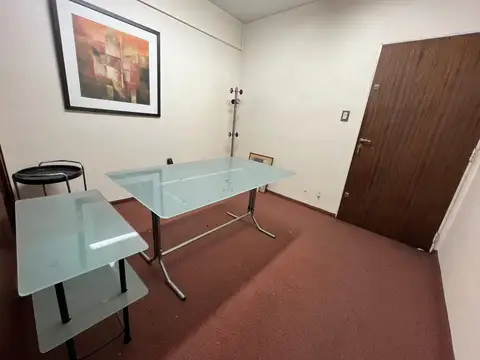 Oficina en venta en Balvanera, 2 despachos. Baño privado