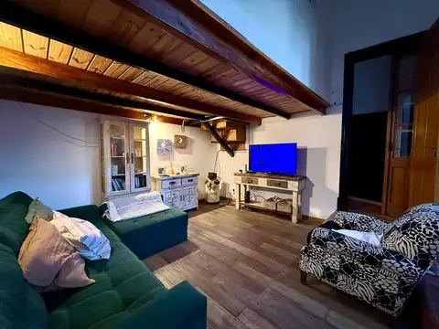 Depto Tipo Casa 5 ambientes con 2 baños