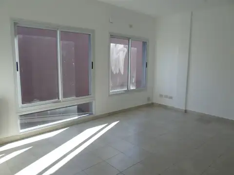 Guillermo Marconi 4500, Piso 2