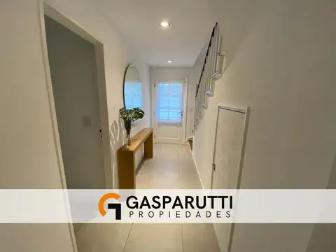 Casa 6 ambientes con 3 baños