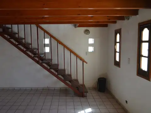 VENTA DE CASA EN CAPILLA DEL MONTE CON ESPACIO MUL