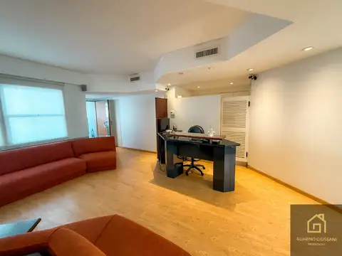 Oficina 6 ambientes con 2 baños