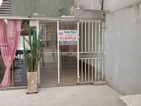 Gral J J De Urquiza 1700