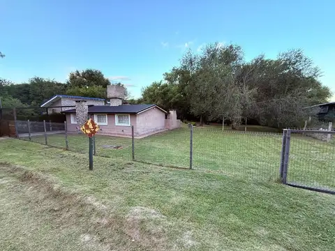VENTA CASA 2 DORMITORIOS - PILETA - CABALANGO