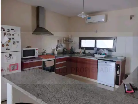 HERMOSA CASA 4 AMB EN BARRIO LA CUESTA APTA CREDITO 