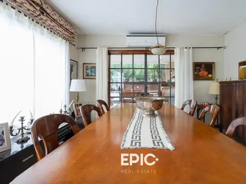 Casa en Venta con 1 cochera