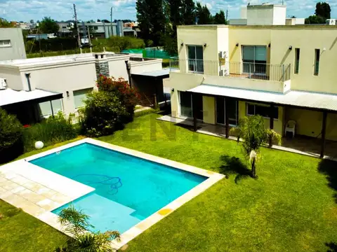 Casa en Venta en Country Santa Rita, USD 210.000