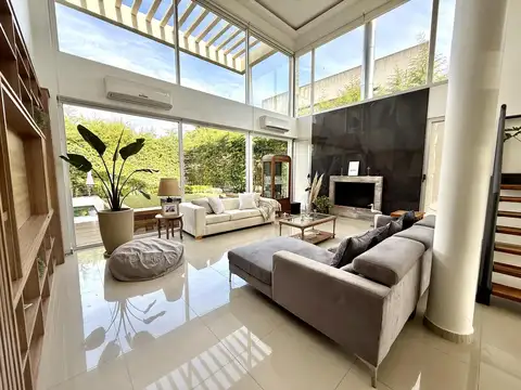 Casa en Venta en Adrogue Chico, USD 1.030.000