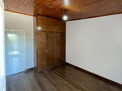 Casa en Alquiler con 1 cochera
