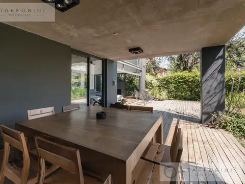 Casa 7 ambientes con 4 baños
