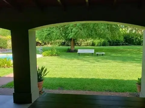 Casa 5 ambientes con 2 baños