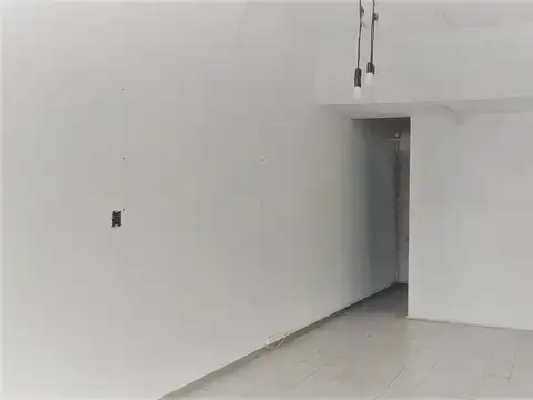Dueño Alquila Local comercial a 20 metros de Av. Cabildo