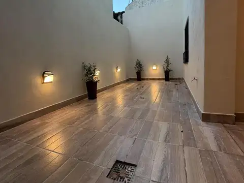 Depto Tipo Casa en Venta al Este