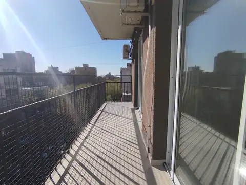 Departamento de 3 dormitorios en alquiler — Patricias Mendocinas esquina Av. Colón, Ciudad.