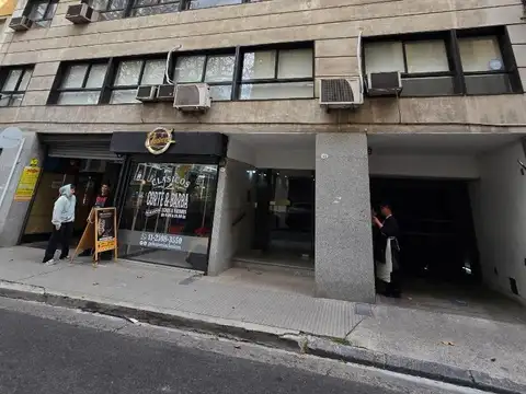 Amplio piso de oficinas + dos cocheras