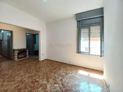 Av. Eva Peron 2030 , Piso 1°