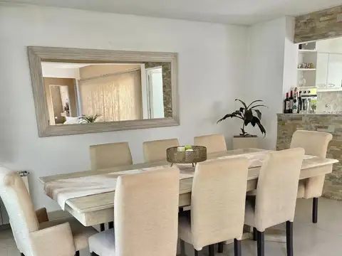 Casa en Alquiler en El Portillo, USD 2.500