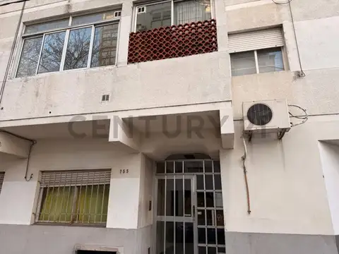 39 Esquina 10 , Piso PB