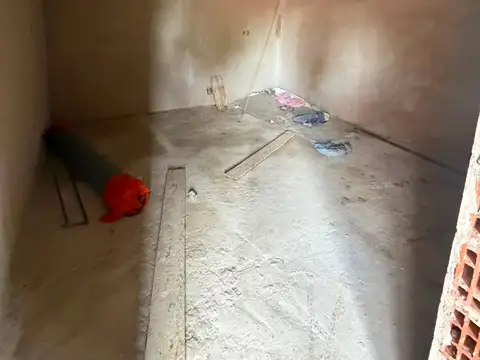 Casa 2 ambientes con 1 baño