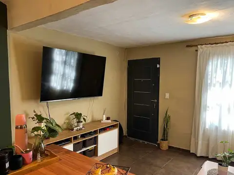 Casa 3 ambientes con 1 baño