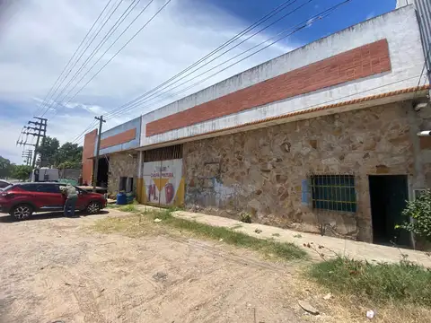 Galpon en Venta 40  mts Fondo
