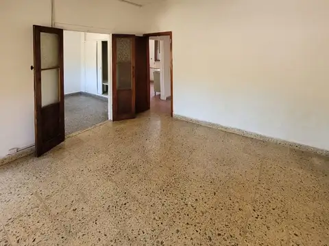 Casa en Alquiler con 1 cochera