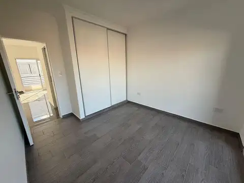 Departamento Dos Ambientes con Terraza Propia y Dos Balcones a Estrenar