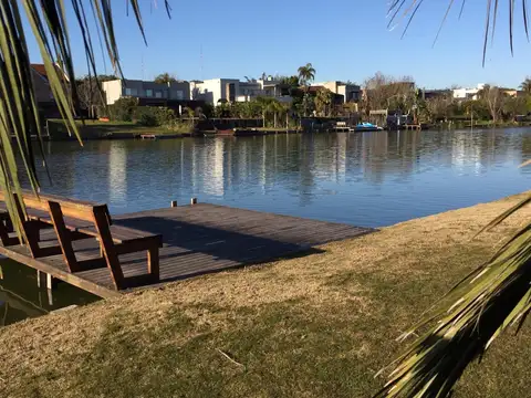 Casa en Alquiler Temporal con 1 cochera