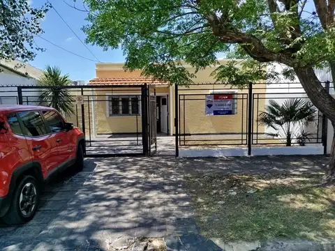 casa en venta en  adrogue