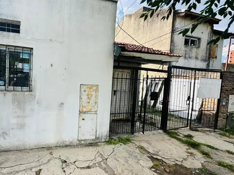 Terreno en Venta con Propiedades a reciclar en Los Hornos
