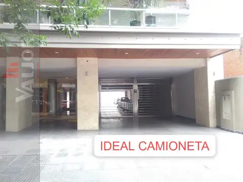 Cochera fija en edificio de categoría 