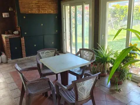 Casa en venta 5 ambientes  con pileta