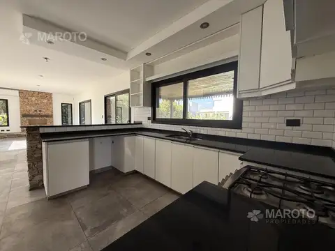 Casa en Alquiler en Puertos - Barrio Vistas, USD 1.600