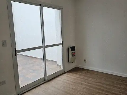 Depto Tipo Casa en Alquiler 1 año