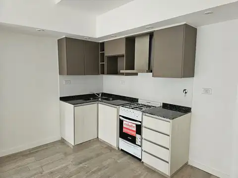Depto Tipo Casa en Alquiler en Monte Castro, $ 1.160.000