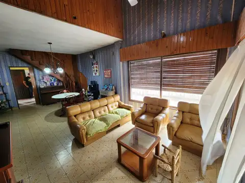 Casa en Venta con 4 cocheras