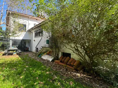 Venta Casa 4 ambientes escritorio jardin y pileta Tigre