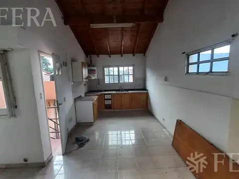 Alquiler PH de 3 ambientes en Sarandi