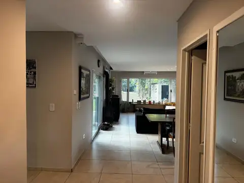 Casa en Venta con 4 cocheras