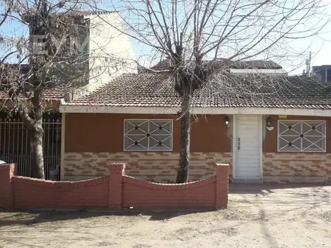 VENTA 3 CASAS EN BLOQUE VILLA CELINA BARRIO SIGLO XXI
