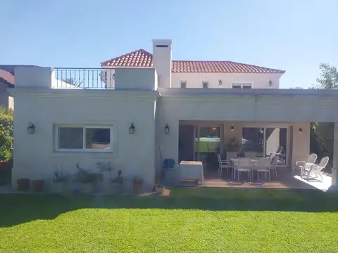 Casa en Alquiler al Oeste