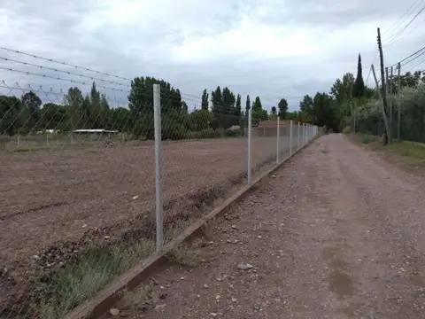 LOTE ESQUINA EN PERDRIEL 3.300 M2