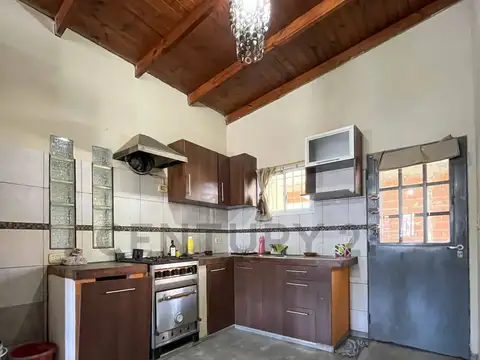 Casa 4 ambientes con 1 baño