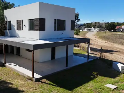 Casa en Venta en Pinamar, USD 215.000