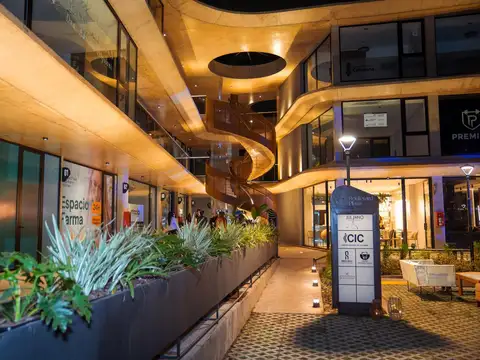 Local comercial en PB con cochera en subsuelo