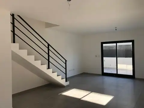 Casa 3 ambientes con 2 baños